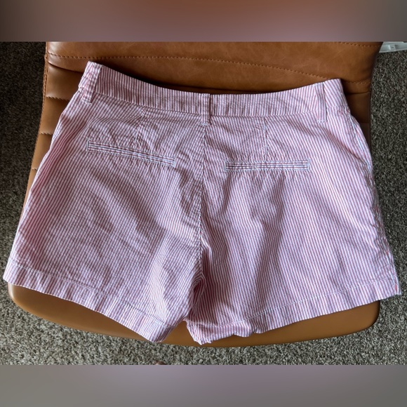 Old Navy Seersucker'
Striped Shorts size 0 - Picture 4 of 4